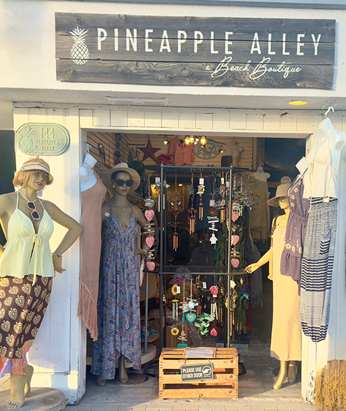 Pineapple Alley (Inside Tradewinds)